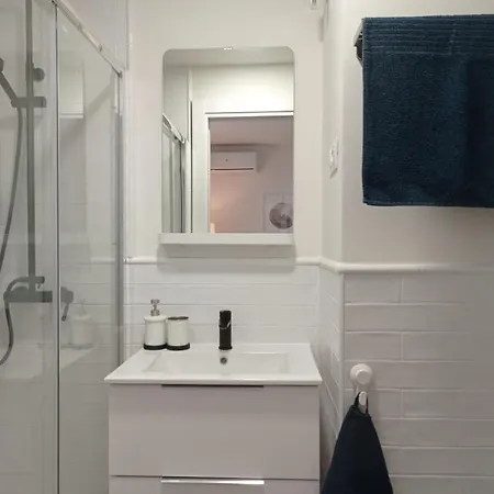 Gmc Turistics - Paseo Maritimo Apartman *